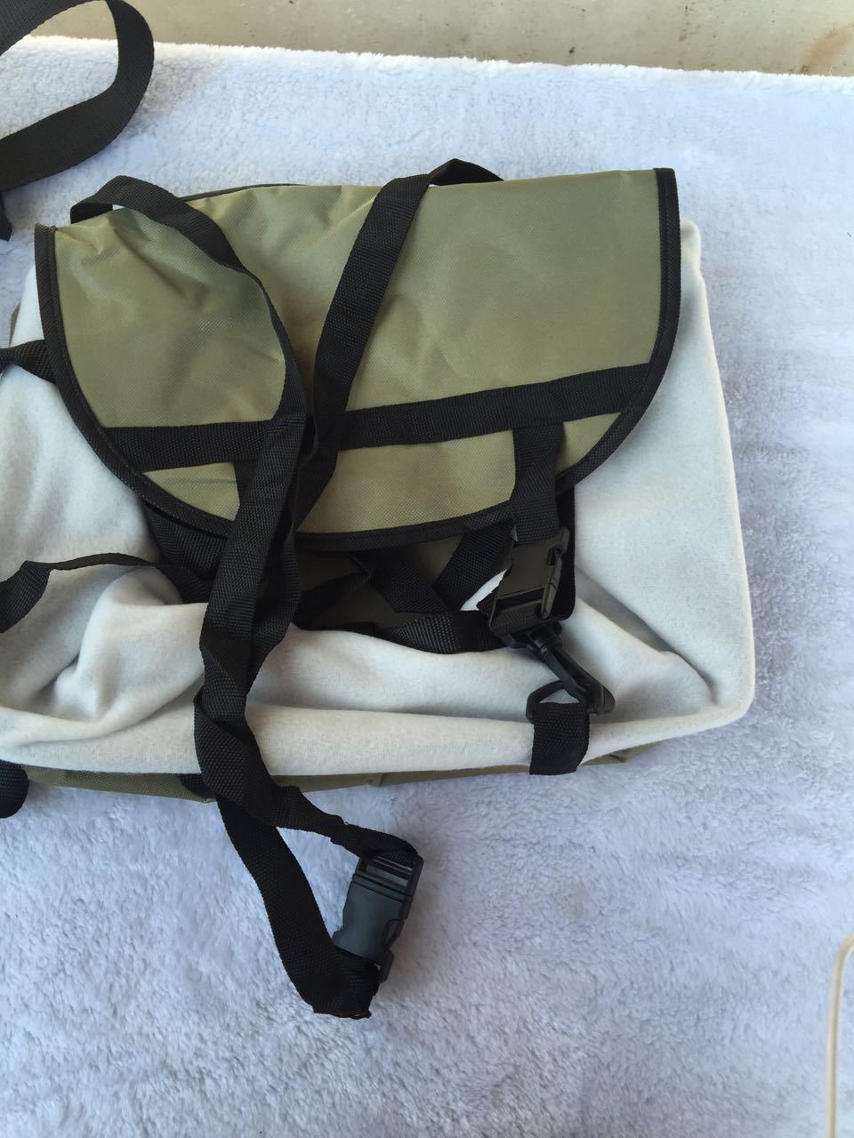 Dog & Cat Travel Bag – Breathable Car Carrier